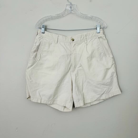 Columbia White Bermuda Shorts Women’s Size 14 - Picture 1 of 7